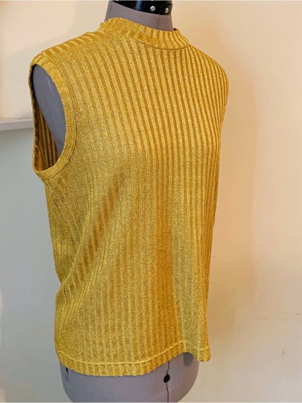 Sz M Melrose Vintage 90s Gold Metallic Sparkly Ribbed Sleeveless Mock Neck Top